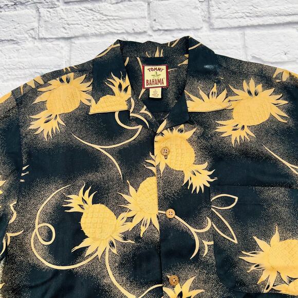 TOMMY BAHAMA Men's Camp Hawaiian Pineapple‎ Button Up Shirt Small Black/Tan - Picture 4 of 9